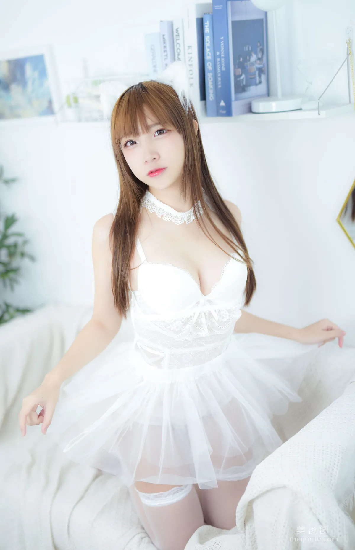 Erzuo Nisa: Web Idols photo 10