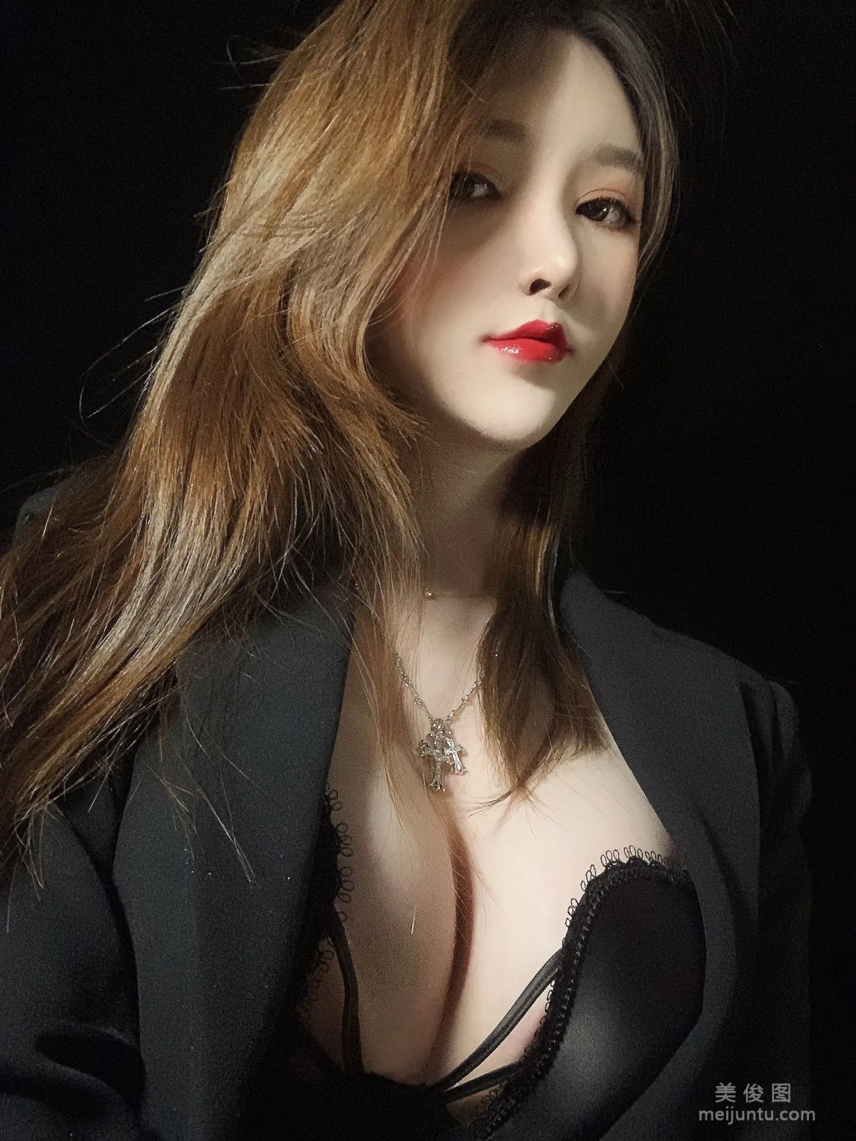 [COS福利] 一小央澤 - 優雅的壞女人罷了 31