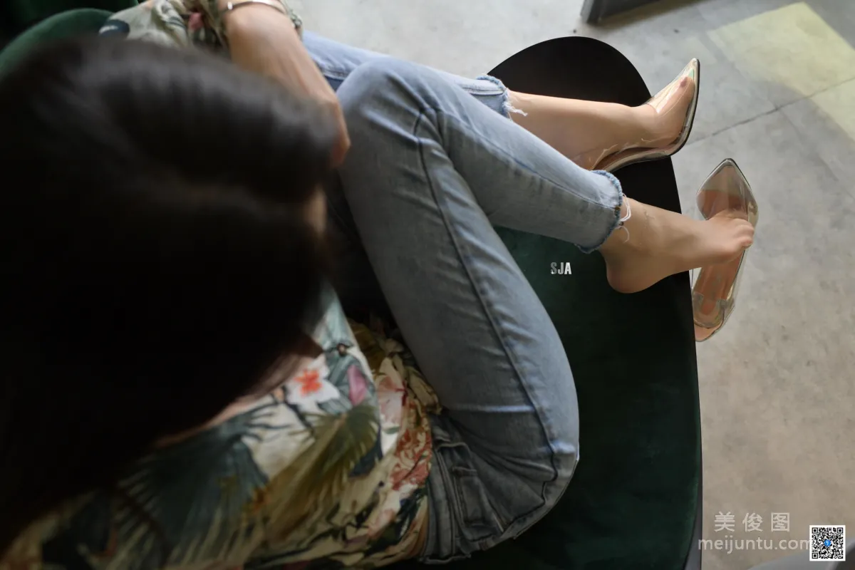 [SJA] New Issue SJA013 Jia Ye, River, Tight Jeans and Beautiful Legs Photos photo 12