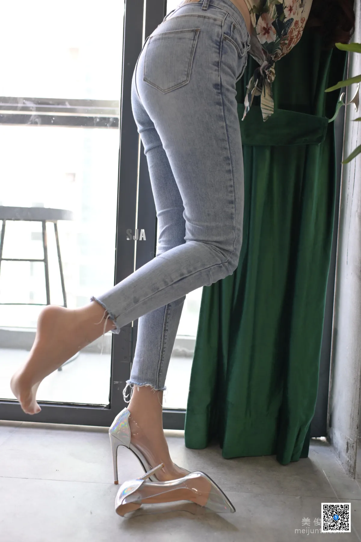 [SJA] New Issue SJA013 Jia Ye, River, Tight Jeans and Beautiful Legs Photos photo 43
