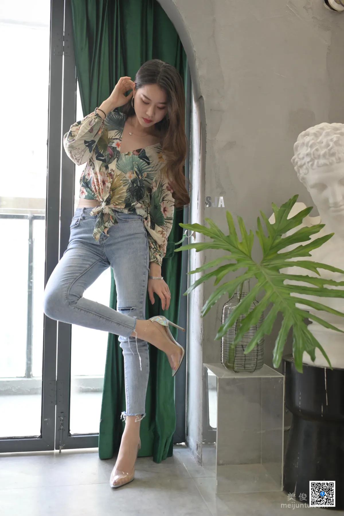 [SJA] New Issue SJA013 Jia Ye, River, Tight Jeans and Beautiful Legs Photos photo 26