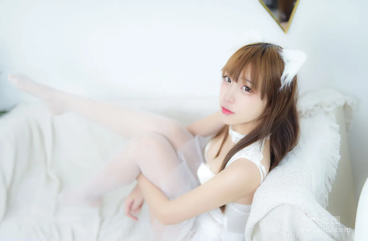 Erzuo Nisa: Web Idols photo 6