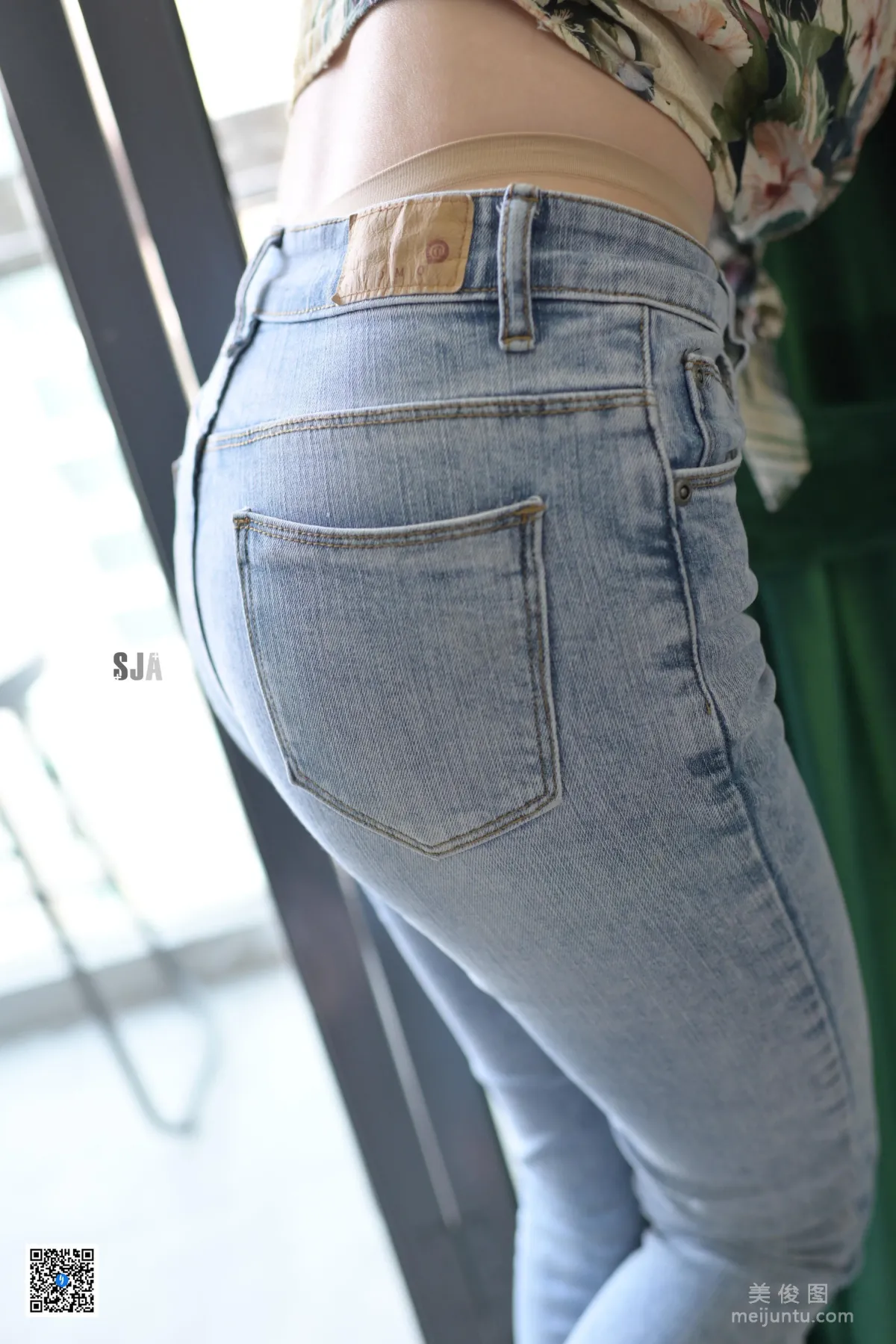 [SJA] New Issue SJA013 Jia Ye, River, Tight Jeans and Beautiful Legs Photos photo 42