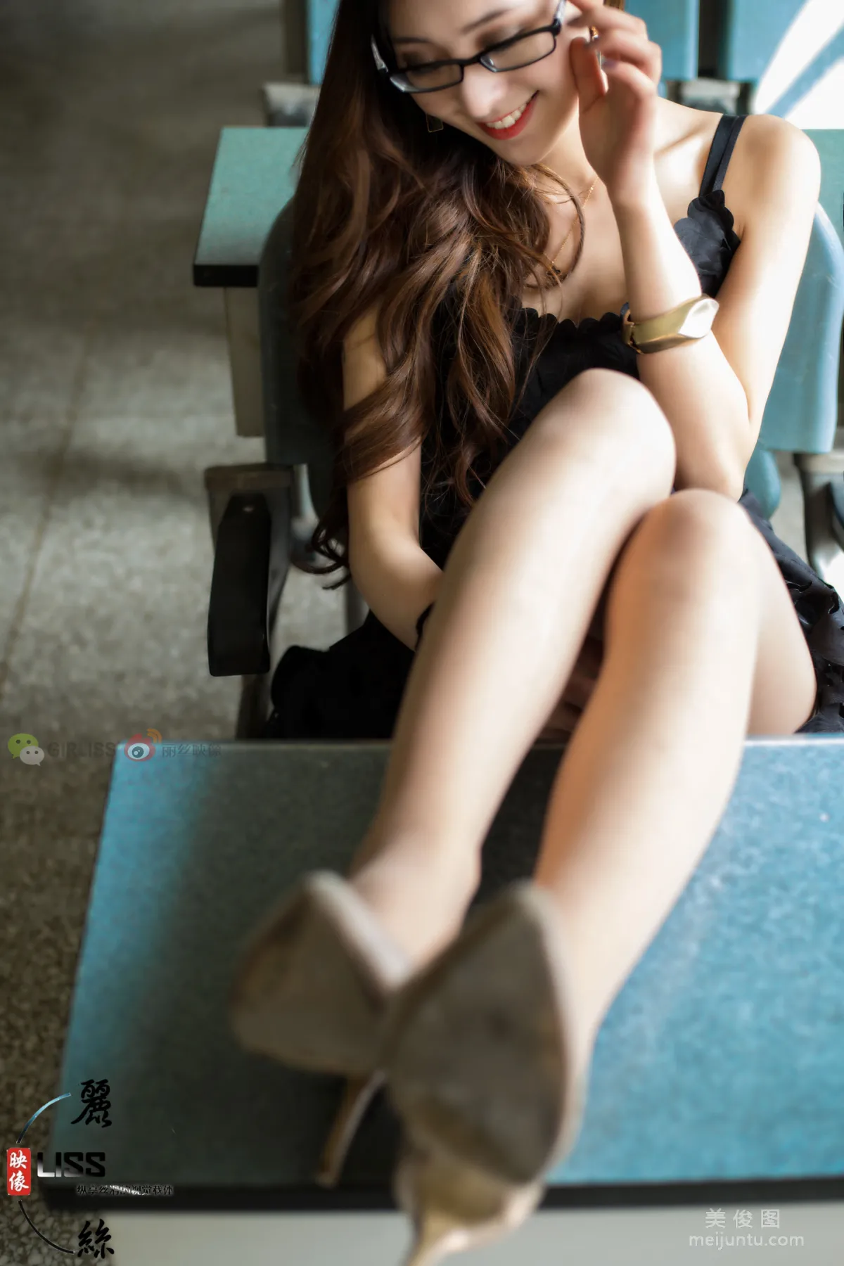 [GIRLISS] Broadcasting Major Zhang Min, Campus Style Photo Set photo 36