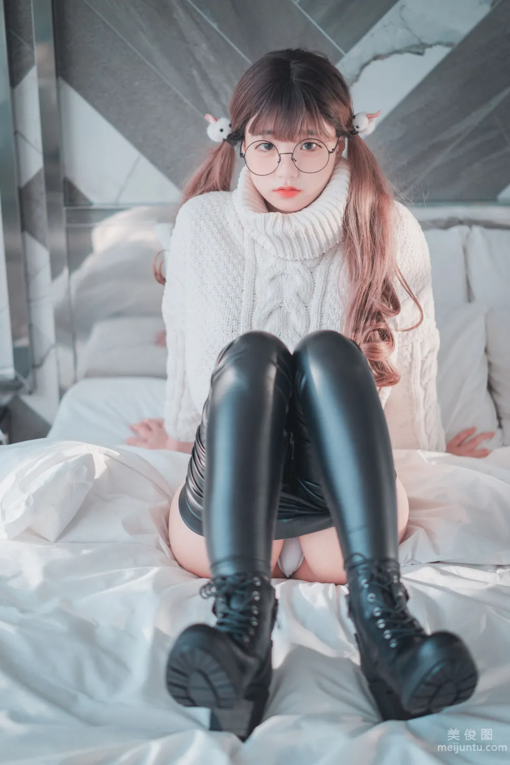 [DJAWA] Jenny - Loose and Tight White Set photo 24