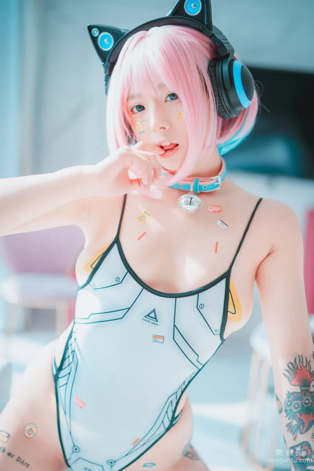 [DJAWA] Maruemon - Caution Girl x Athletic Girl Photo Set photo 7