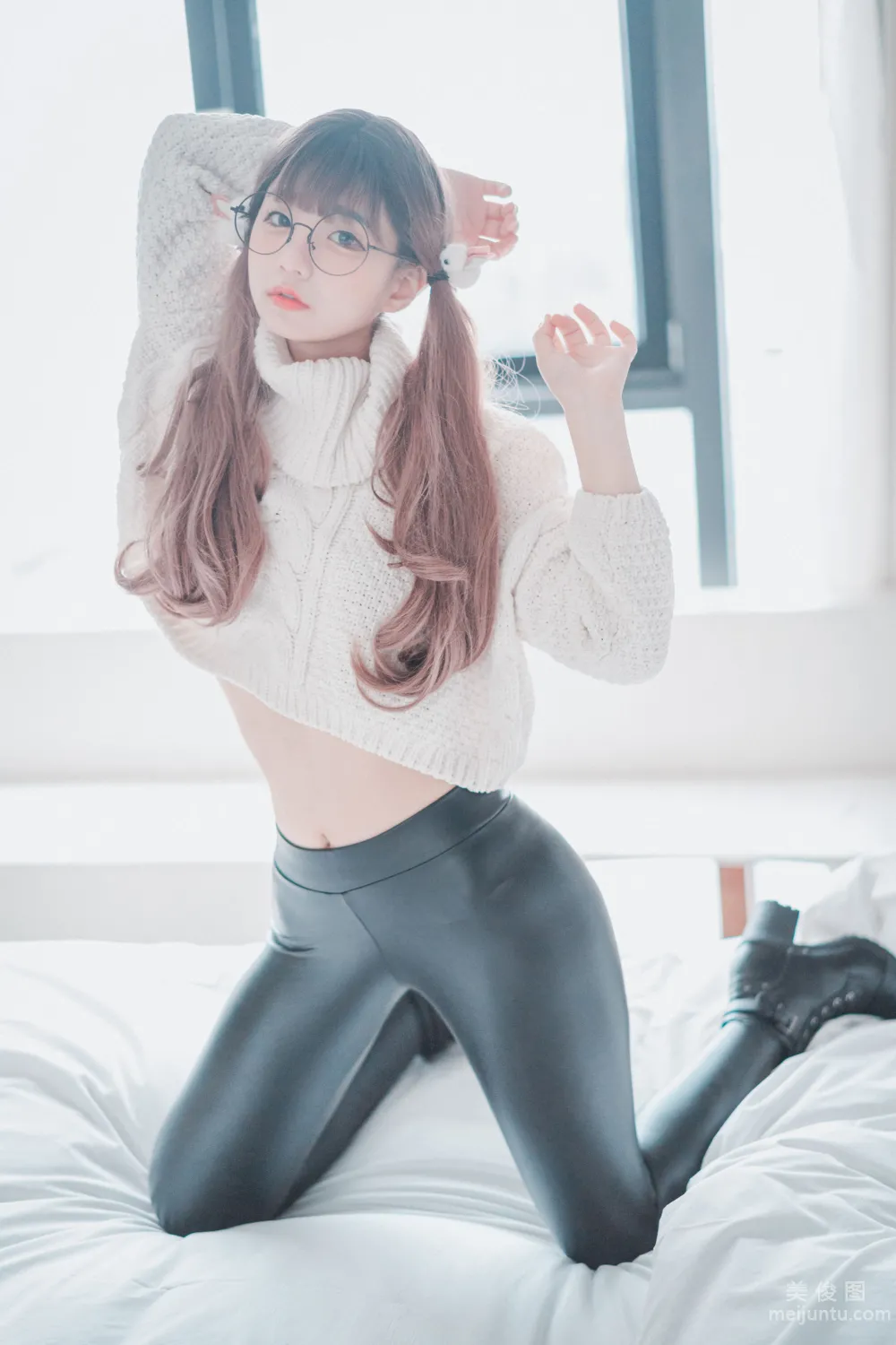 [DJAWA] Jenny - Loose and Tight White Set photo 5