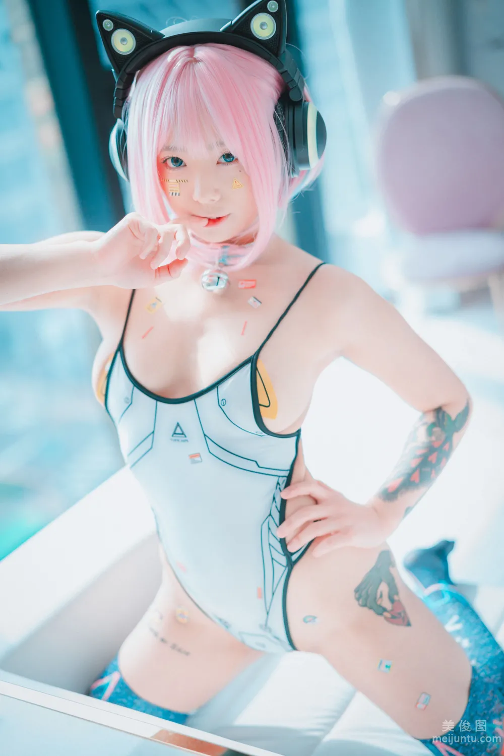 [DJAWA] Maruemon - Caution Girl x Athletic Girl Photo Set photo 5