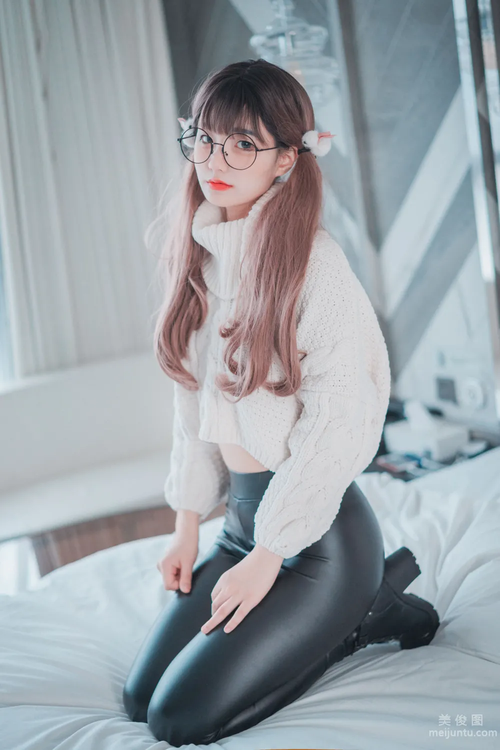 [DJAWA] Jenny - Loose and Tight White Set photo 7