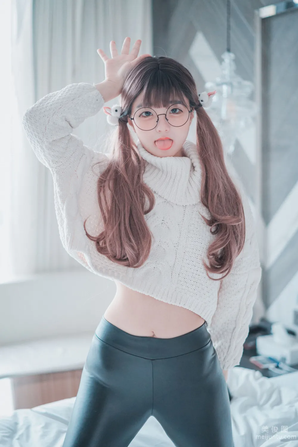 [DJAWA] Jenny - Loose and Tight White Set photo 6