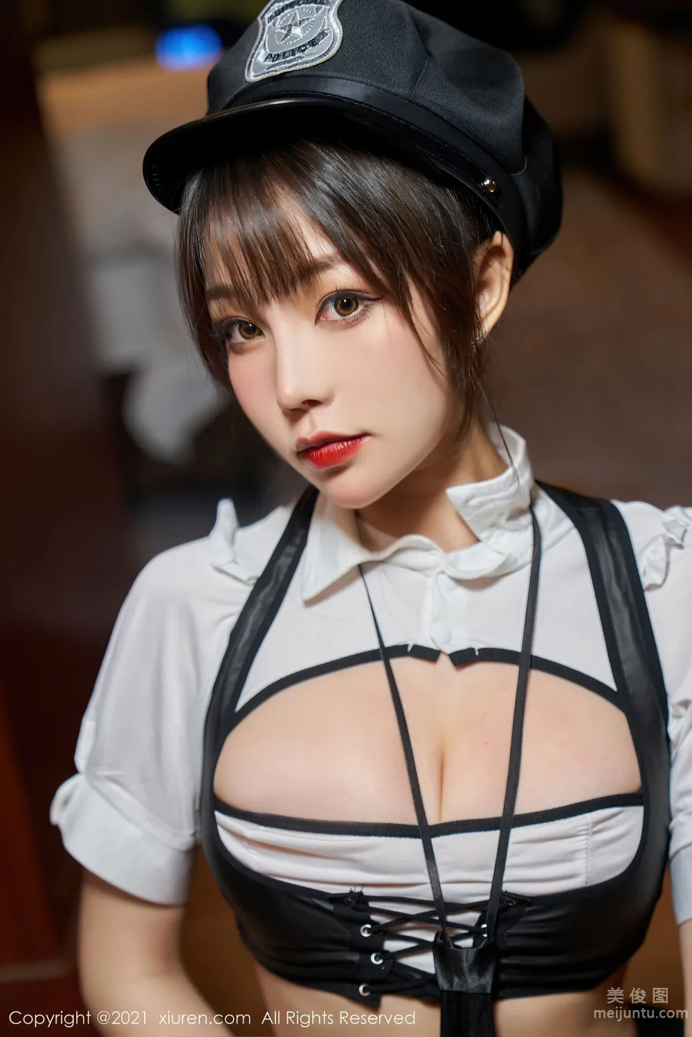 [XiuRen] No.3588 Zhizhi Booty - Sexy Policewoman Uniform Series photo 28
