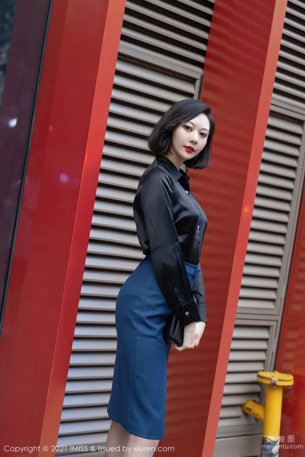 [IMISS] Vol.615 Yixuan, Elegant Graceful Figure and Classic OL Attire photo 4