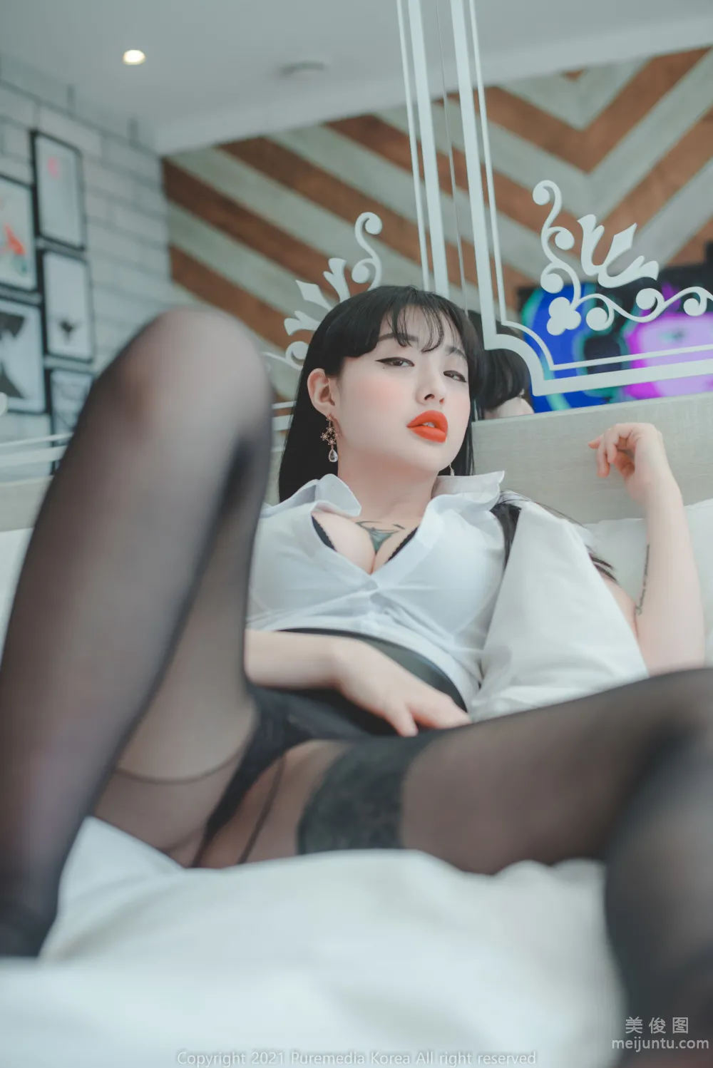 [PURE MEDIA] Vol.081 - Seolhwa - Black Stockings and Curves Temptation photo 9