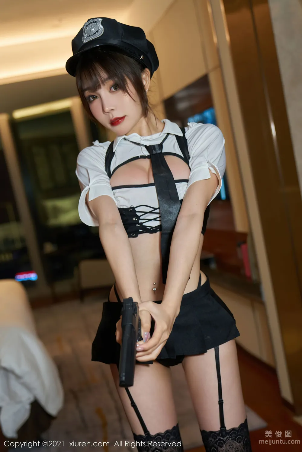 [XiuRen] No.3588 Zhizhi Booty - Sexy Policewoman Uniform Series photo 7