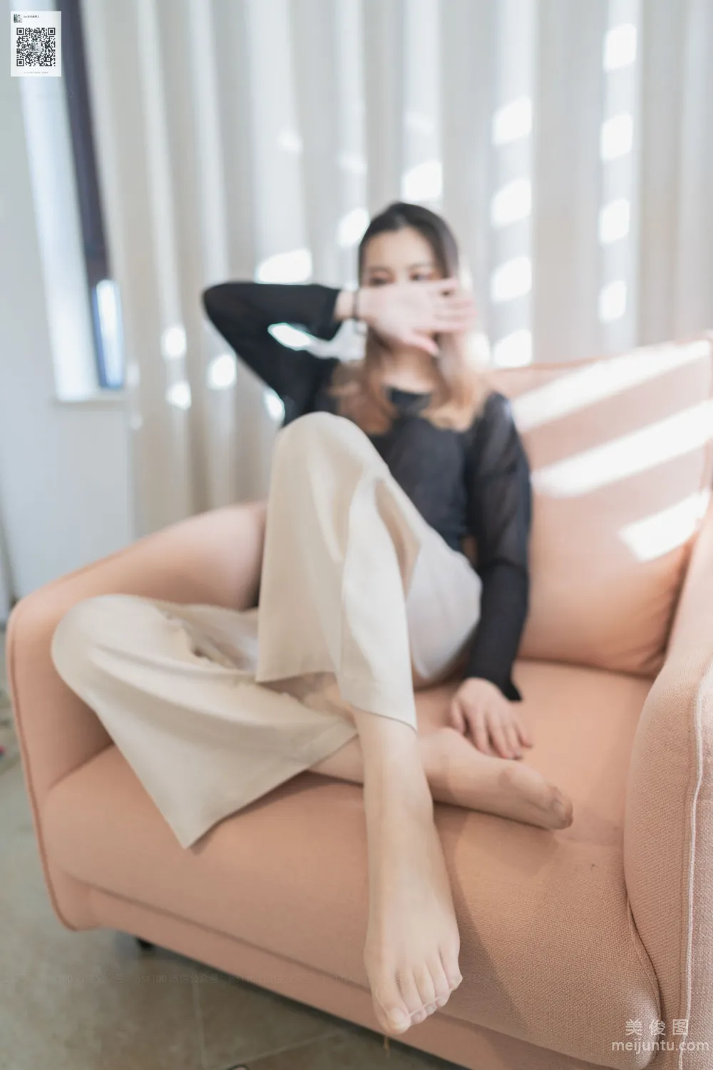 [ISS系列] 銘銘 - 超薄隐形全透明連褲襪 寫真套圖 23