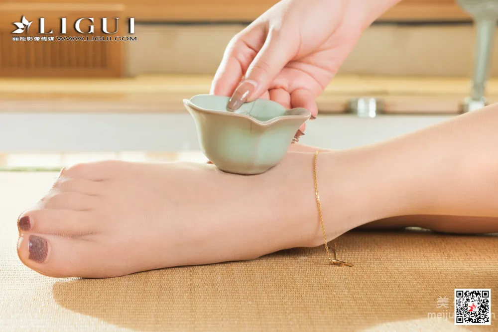 [Ligui] Model Xiao Qi 'Foot Fragrance and Silk Charm' Photo Set photo 6