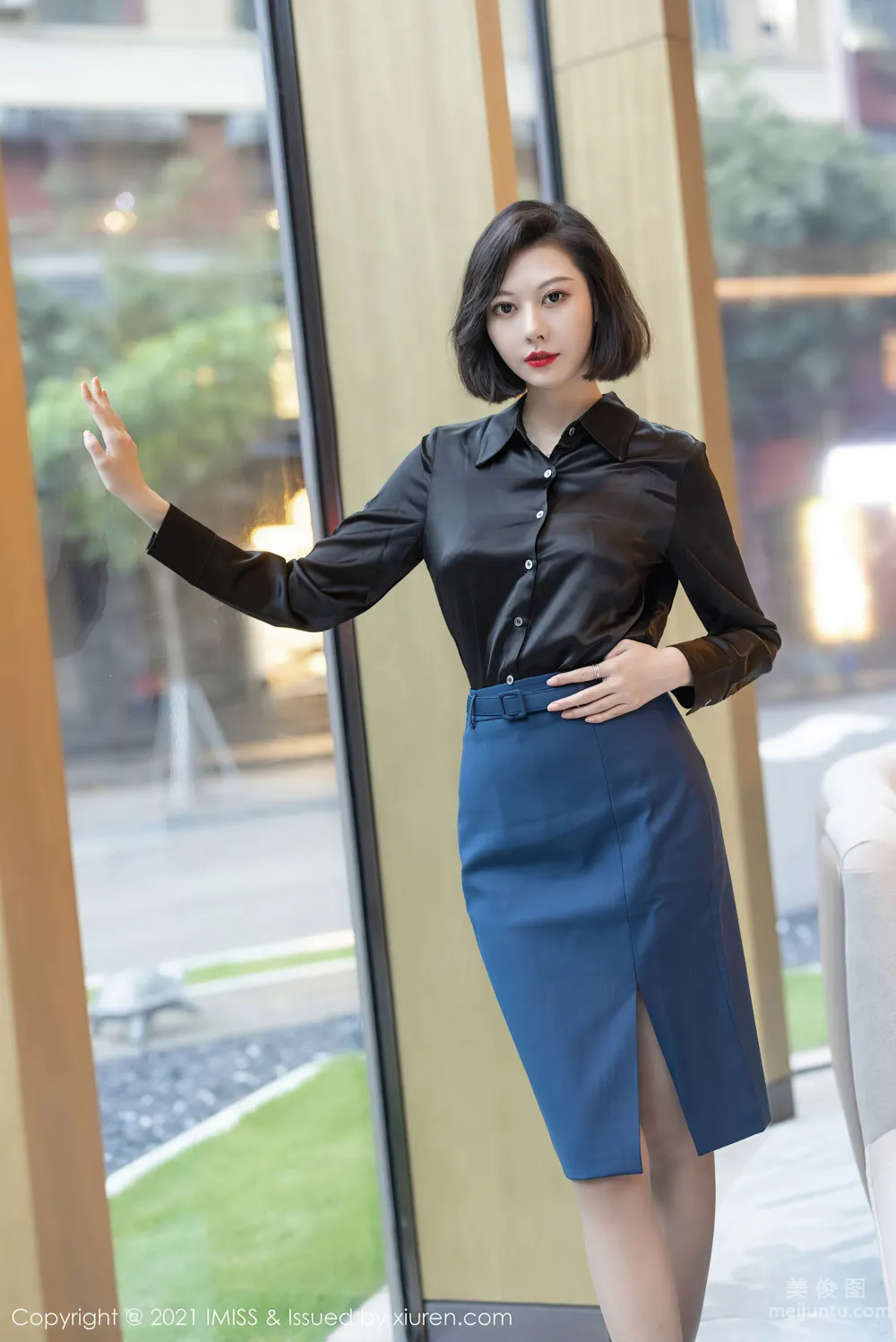 [IMISS] Vol.615 Yixuan, Elegant Graceful Figure and Classic OL Attire photo 13