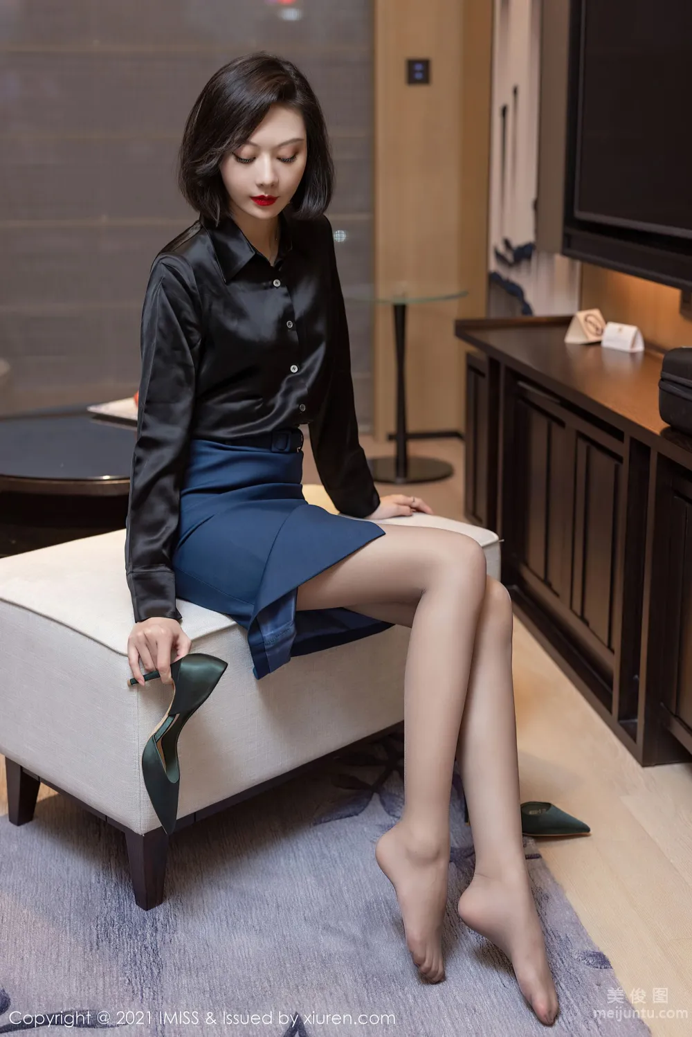 [IMISS] Vol.615 Yixuan, Elegant Graceful Figure and Classic OL Attire photo 30