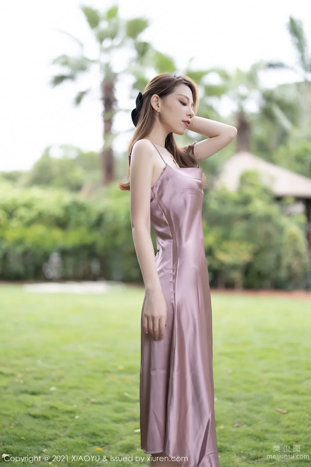 [XIAOYU] Vol.571 Yan Mo - An Elegant and Graceful Slip Dress photo 2