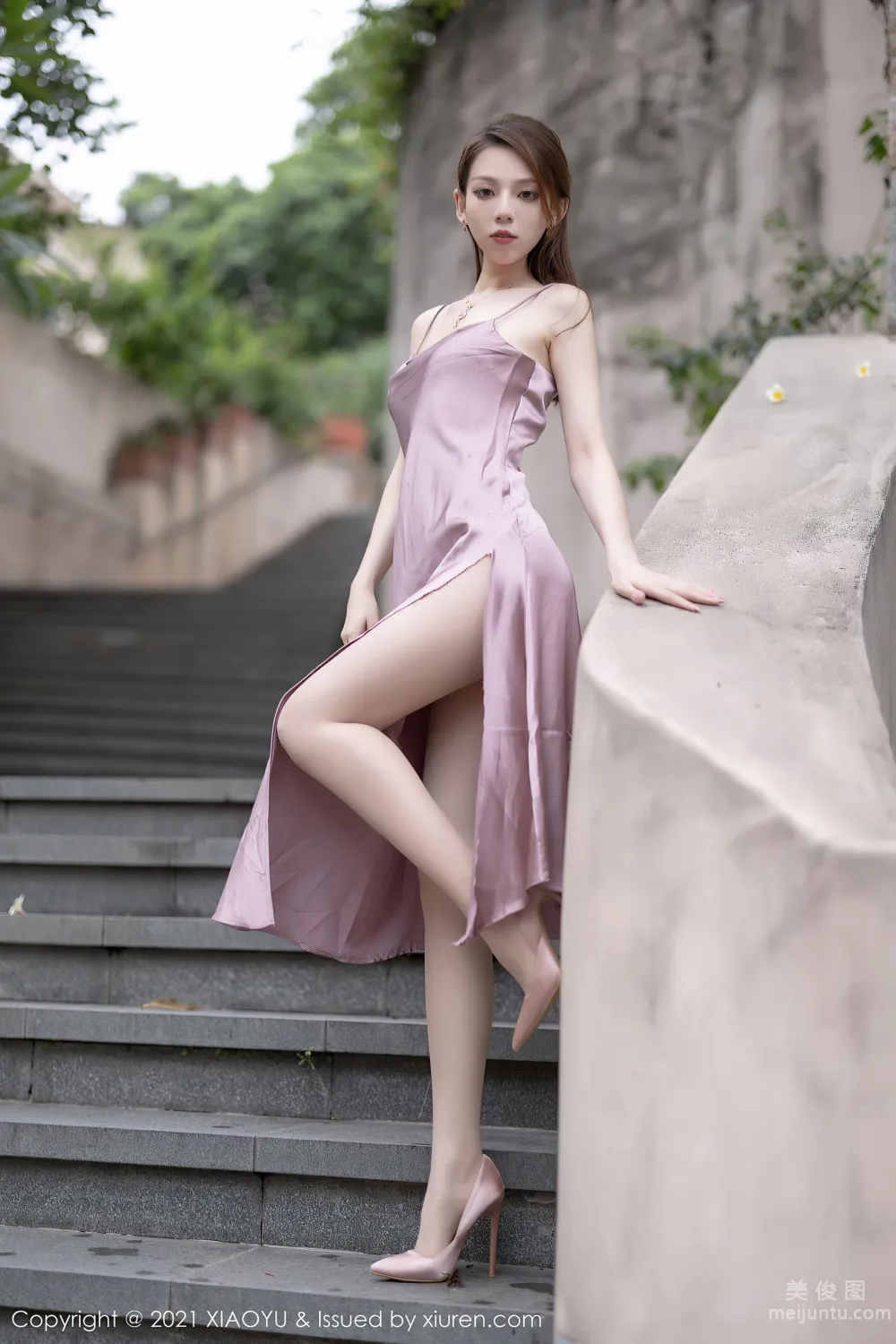 [XIAOYU] Vol.571 Yan Mo - An Elegant and Graceful Slip Dress photo 9