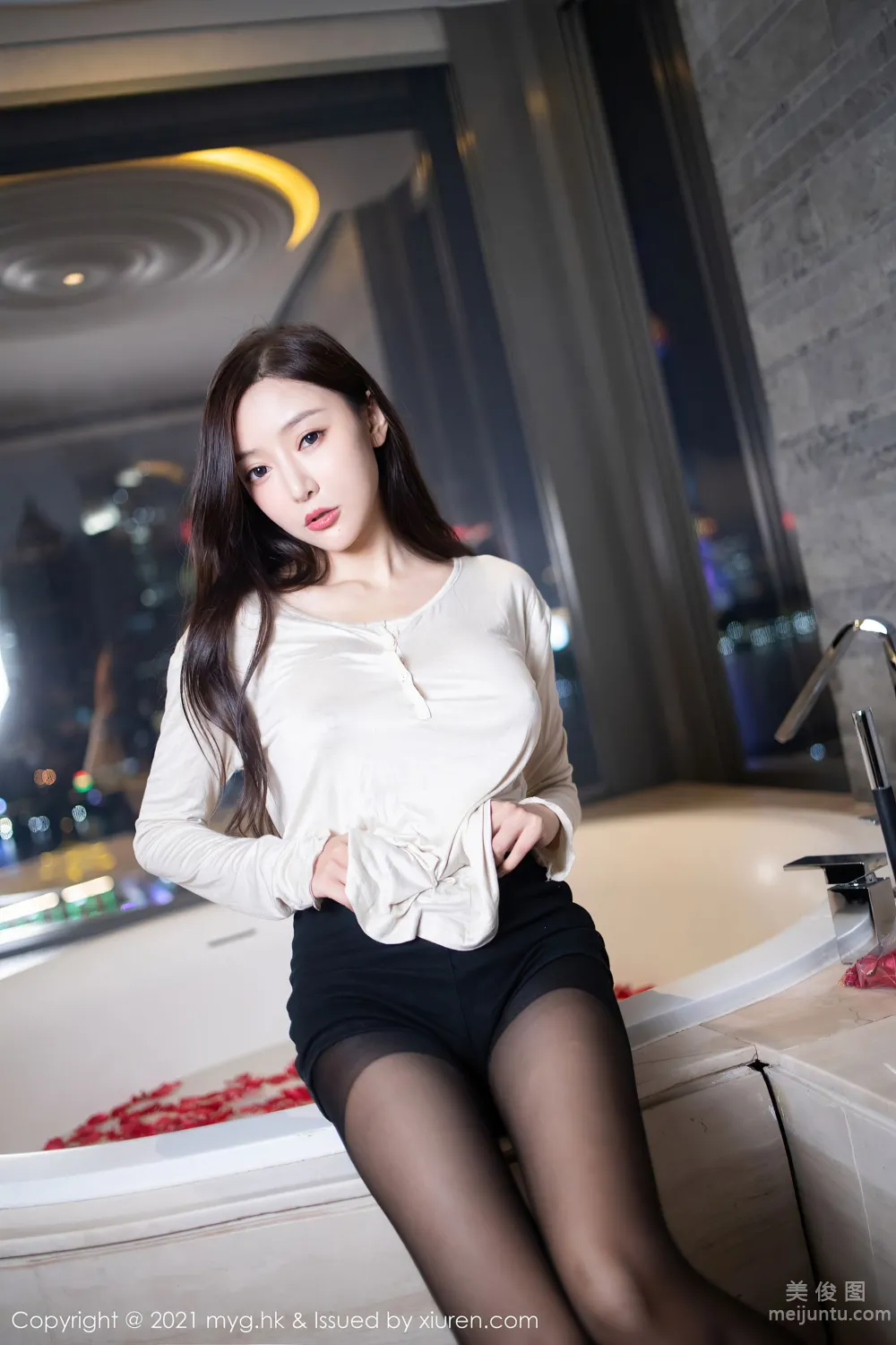 [美媛馆MyGirl] Vol.555 王馨瑶yanni - 淋漓动人的浴室花瓣浴系列18