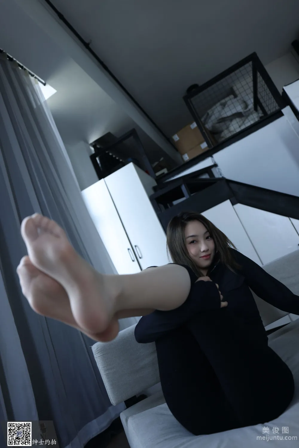 [Gentleman Shoots] SS015 Lin Lin Long Legs and Beautiful Feet Photos photo 45