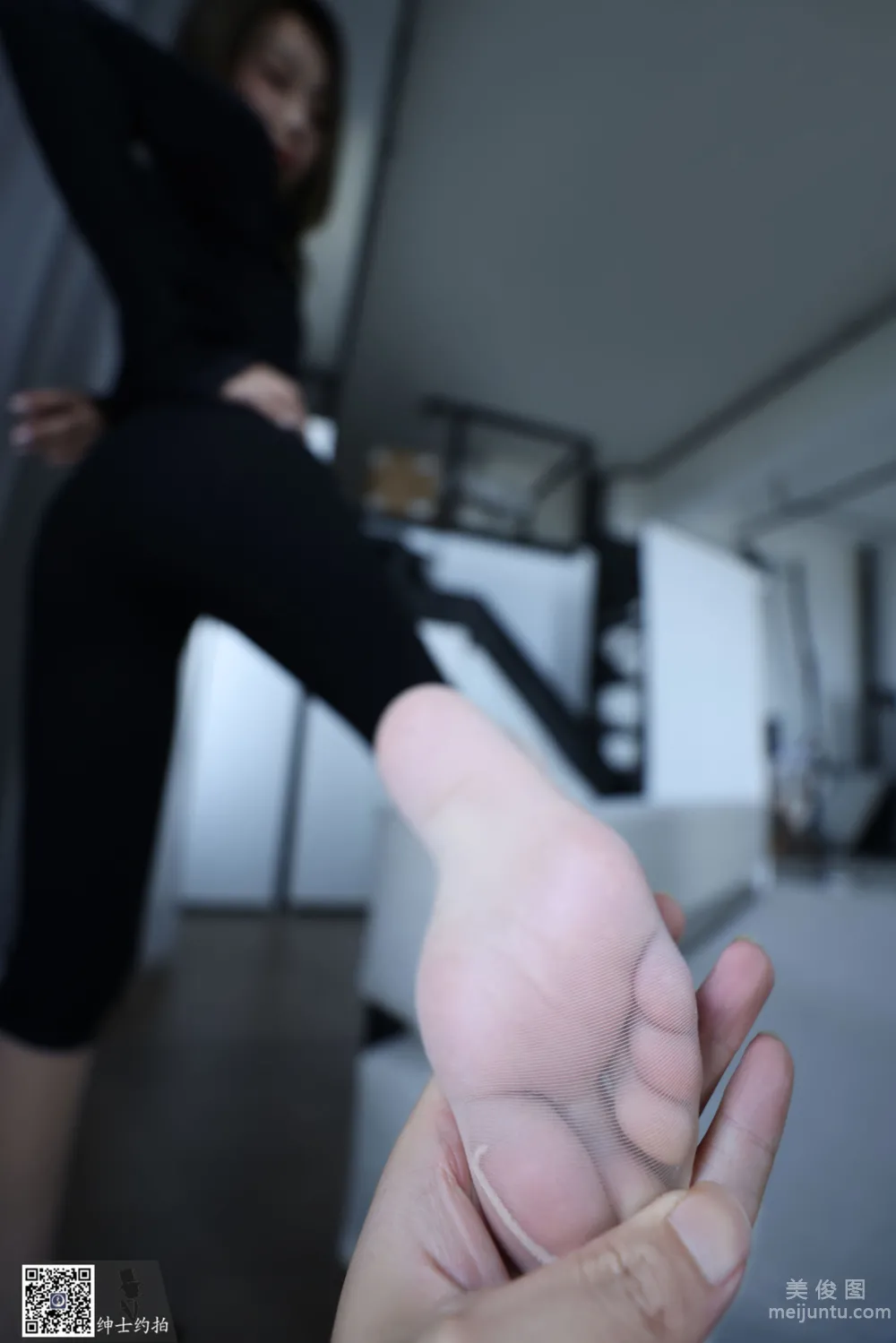 [Gentleman Shoots] SS015 Lin Lin Long Legs and Beautiful Feet Photos photo 36