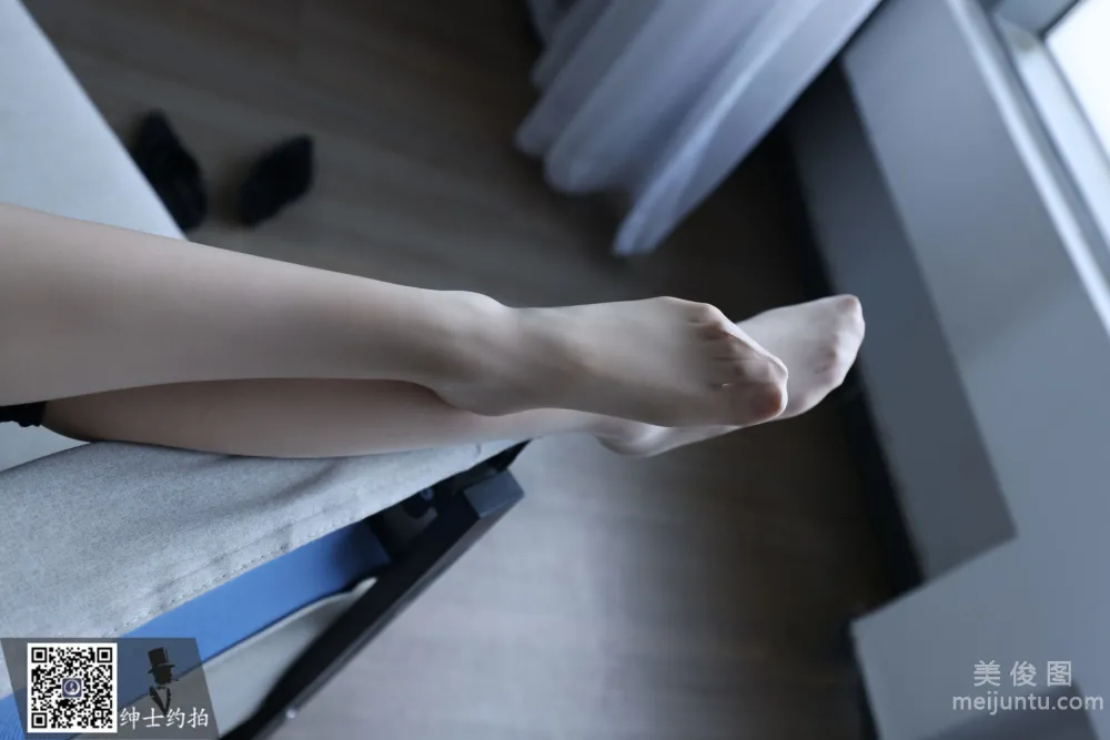[Gentleman Shoots] SS015 Lin Lin Long Legs and Beautiful Feet Photos photo 69