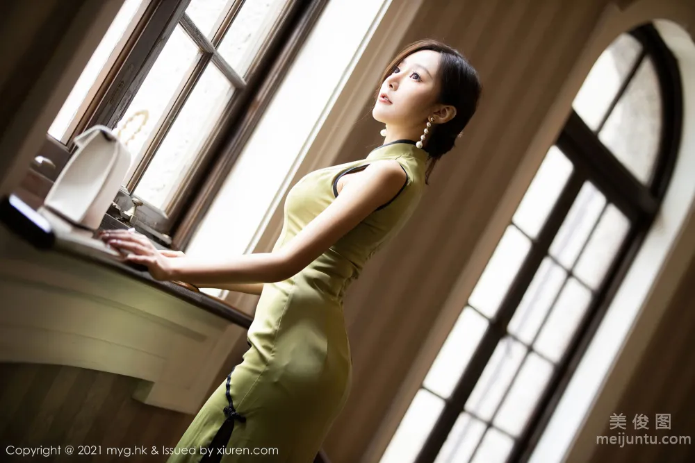 [MyGirl] Vol.551 Yanni Wang - Classical and Romantic Charm Qipao photo 32