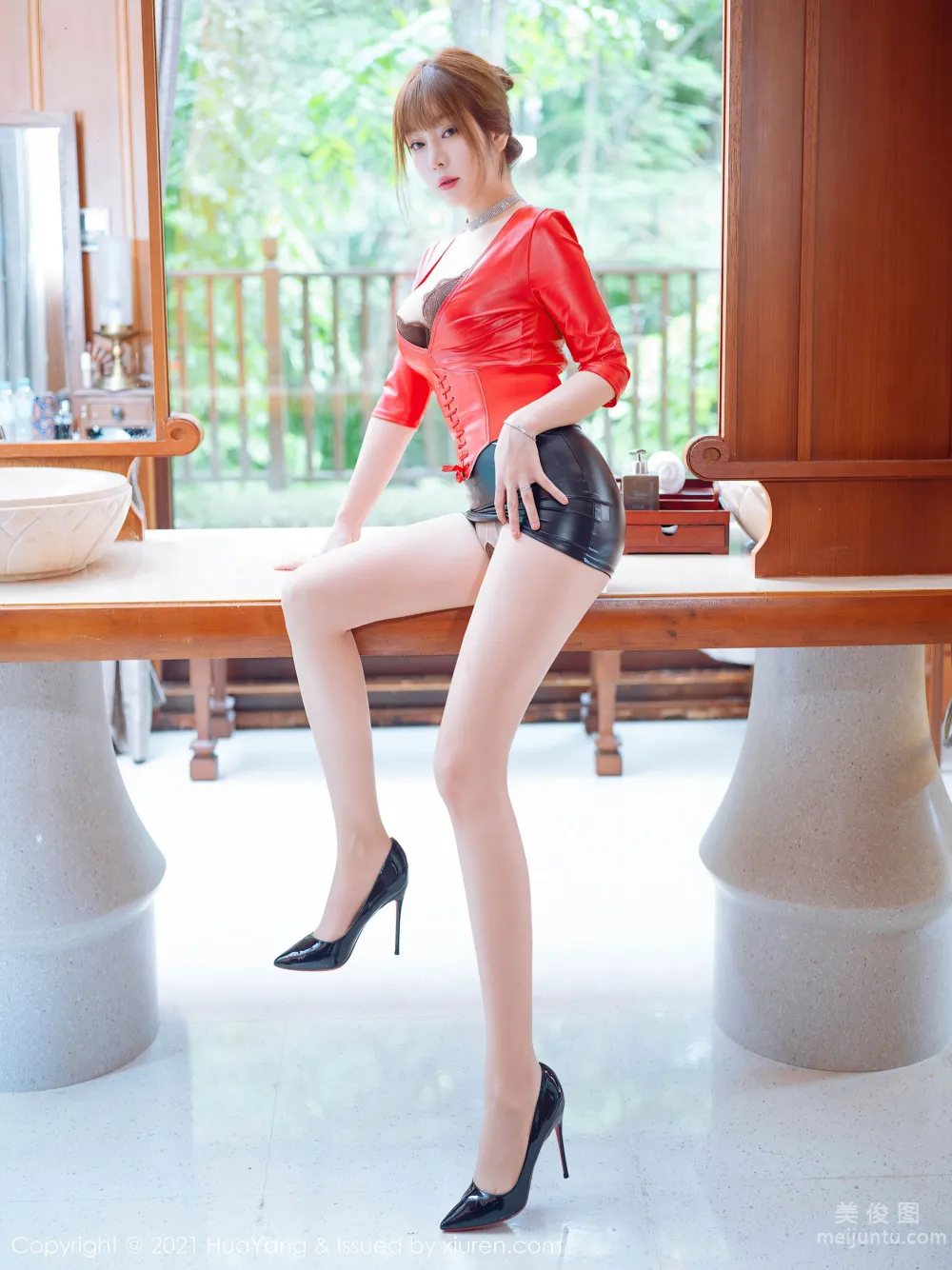 [HuaYang] Vol.424 Wang Yuchun - Unique Charm of Leather Clothing and Mature Woman Aura photo 5