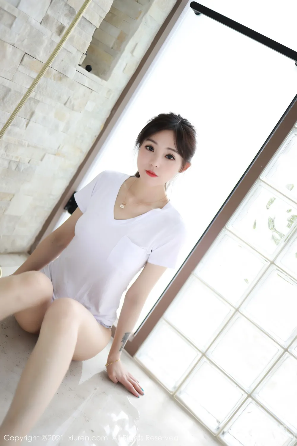 [秀人XIUREN] No.3637 佘贝拉bella - 紧身姓感的运动装与浴室系列1