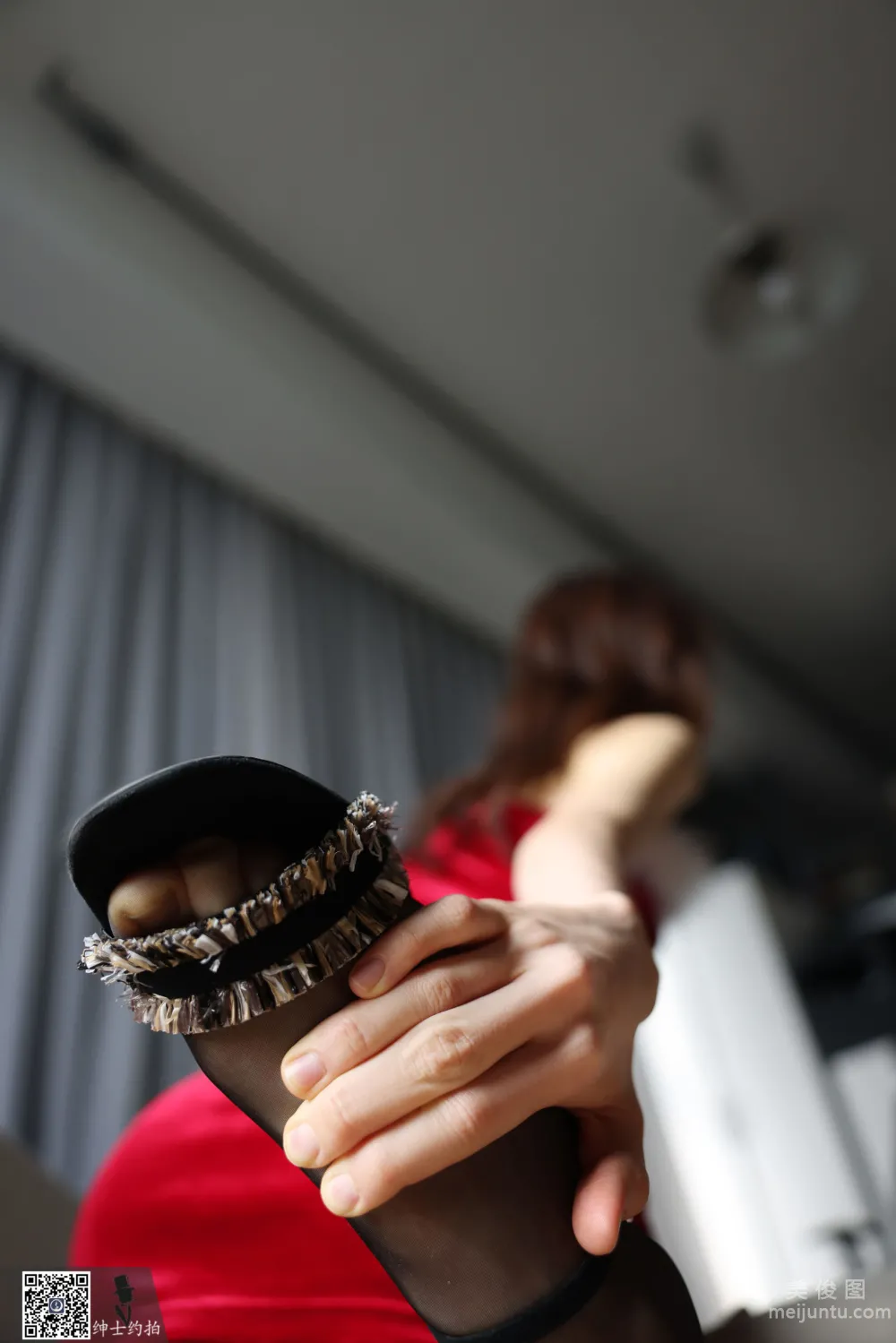 [绅士约拍] SS021 奶酪 黑丝美腿写真32