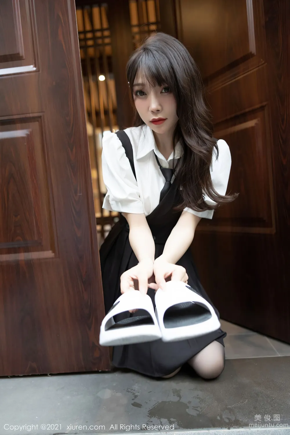 [XiuRen] No.3643 Zhizhi Booty, Maid Theme Series photo 6