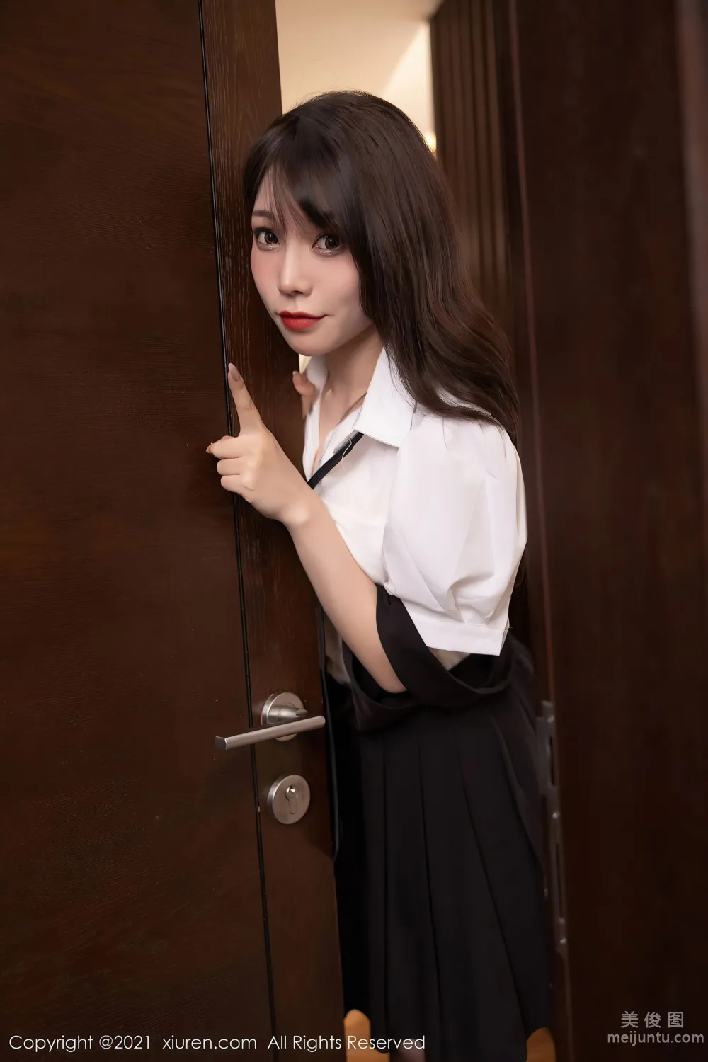 [XiuRen] No.3643 Zhizhi Booty, Maid Theme Series photo 25