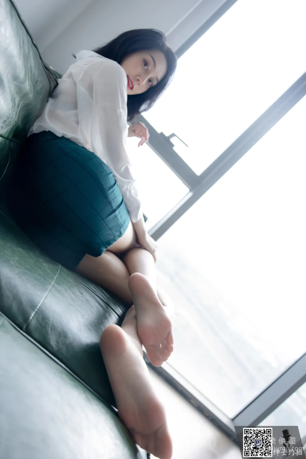 [紳士約拍] SS011 依婷 肉絲美腿寫真套圖 35