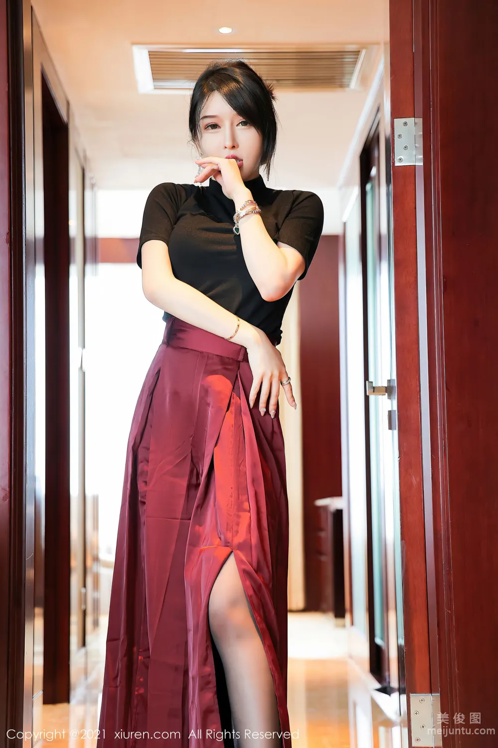 [XiuRen] No.3641 Yutu miki, Graceful and Charming Posture, Alluring Charm photo 11