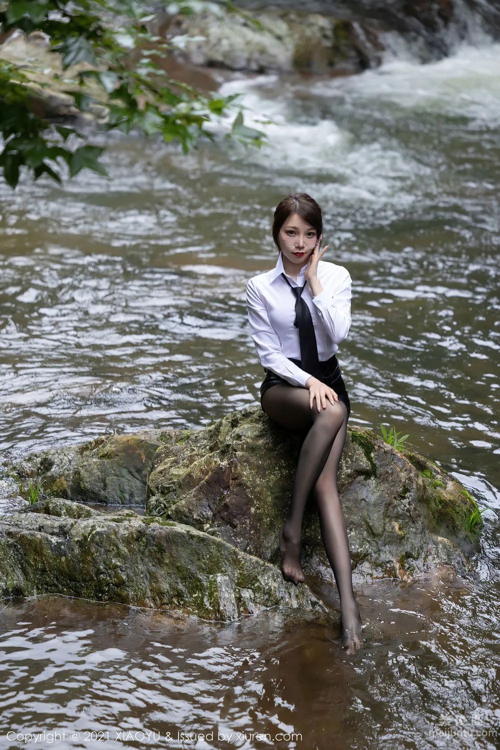 [XIAOYU] Vol.576 Zhizhi Booty, Playing in the Mountain Stream Together~ photo 49