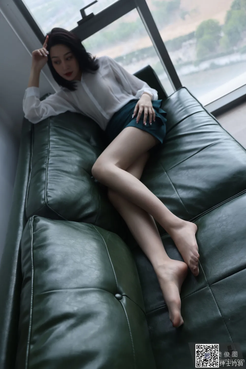 [紳士約拍] SS011 依婷 肉絲美腿寫真套圖 16