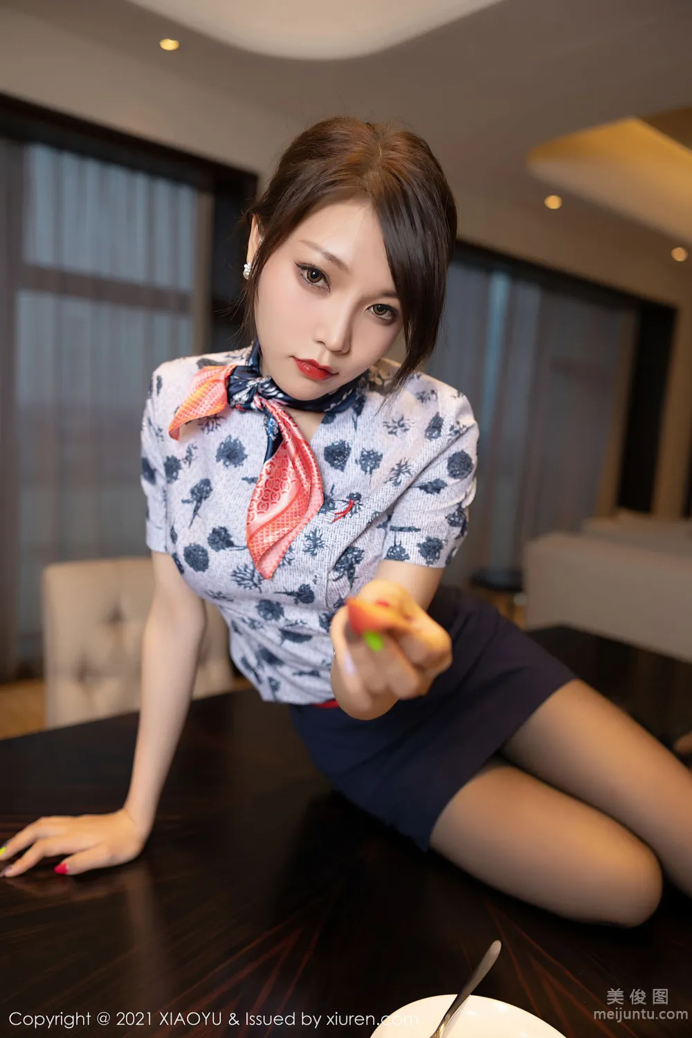 [XIAOYU] Vol.561 Zhizhi Booty, Semi-Sheer Black Slip Dress and Exquisite Hazy Stockings photo 37