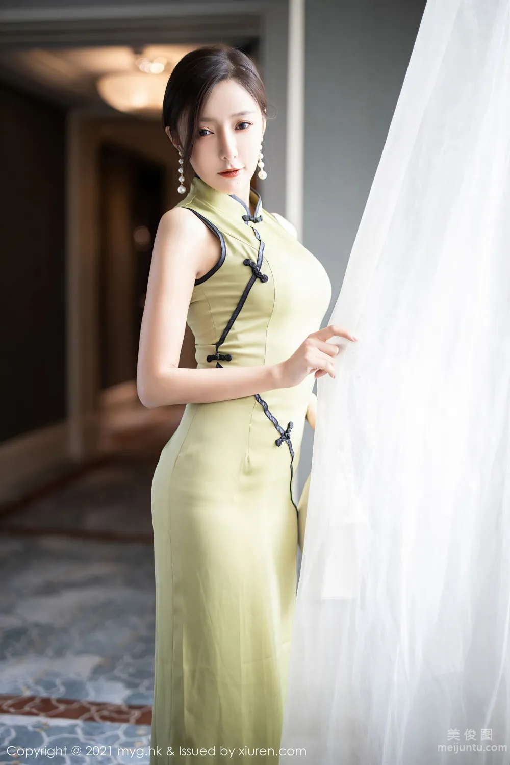 [MyGirl] Vol.551 Yanni Wang - Classical and Romantic Charm Qipao photo 6