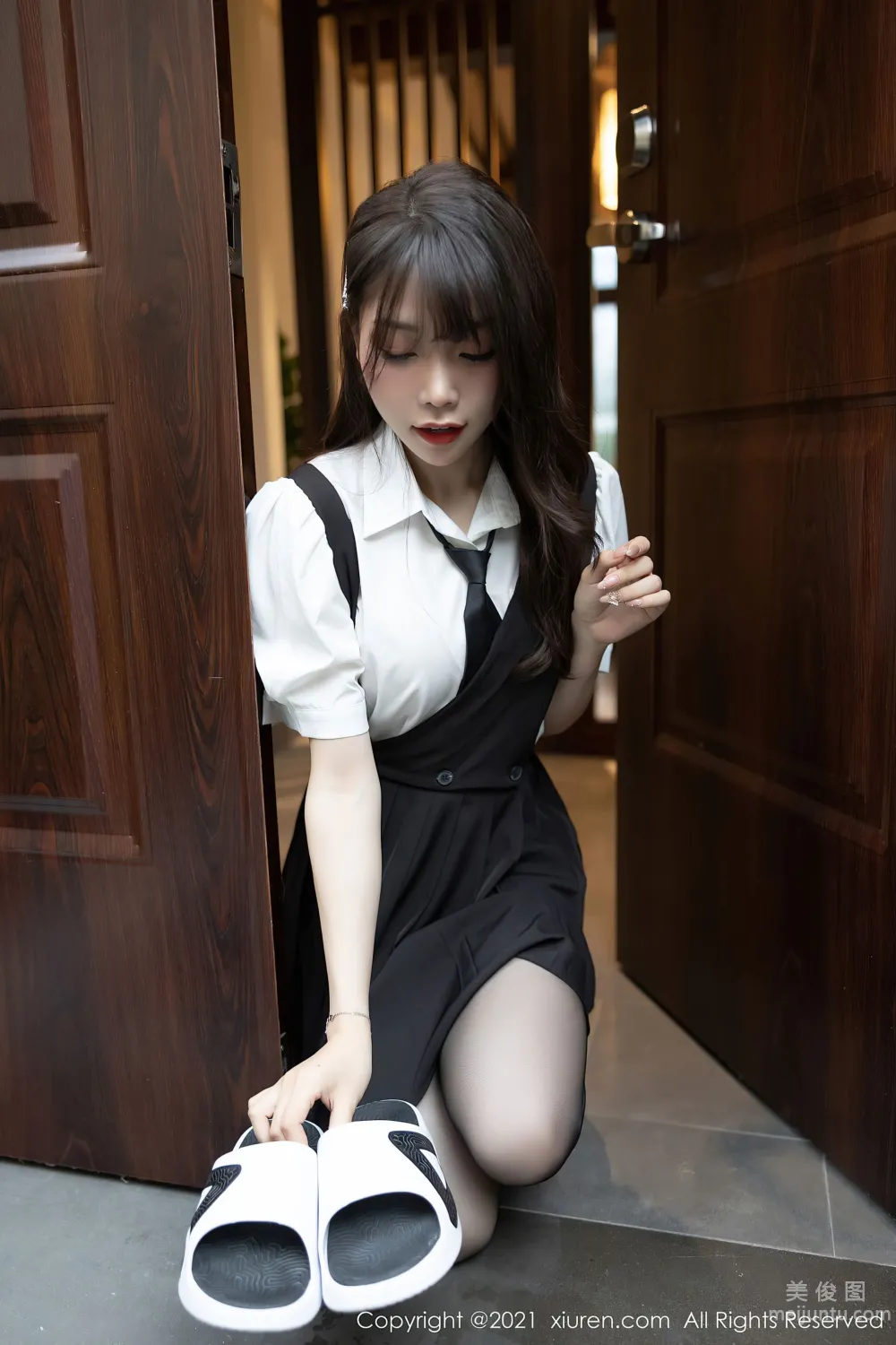 [XiuRen] No.3643 Zhizhi Booty, Maid Theme Series photo 4