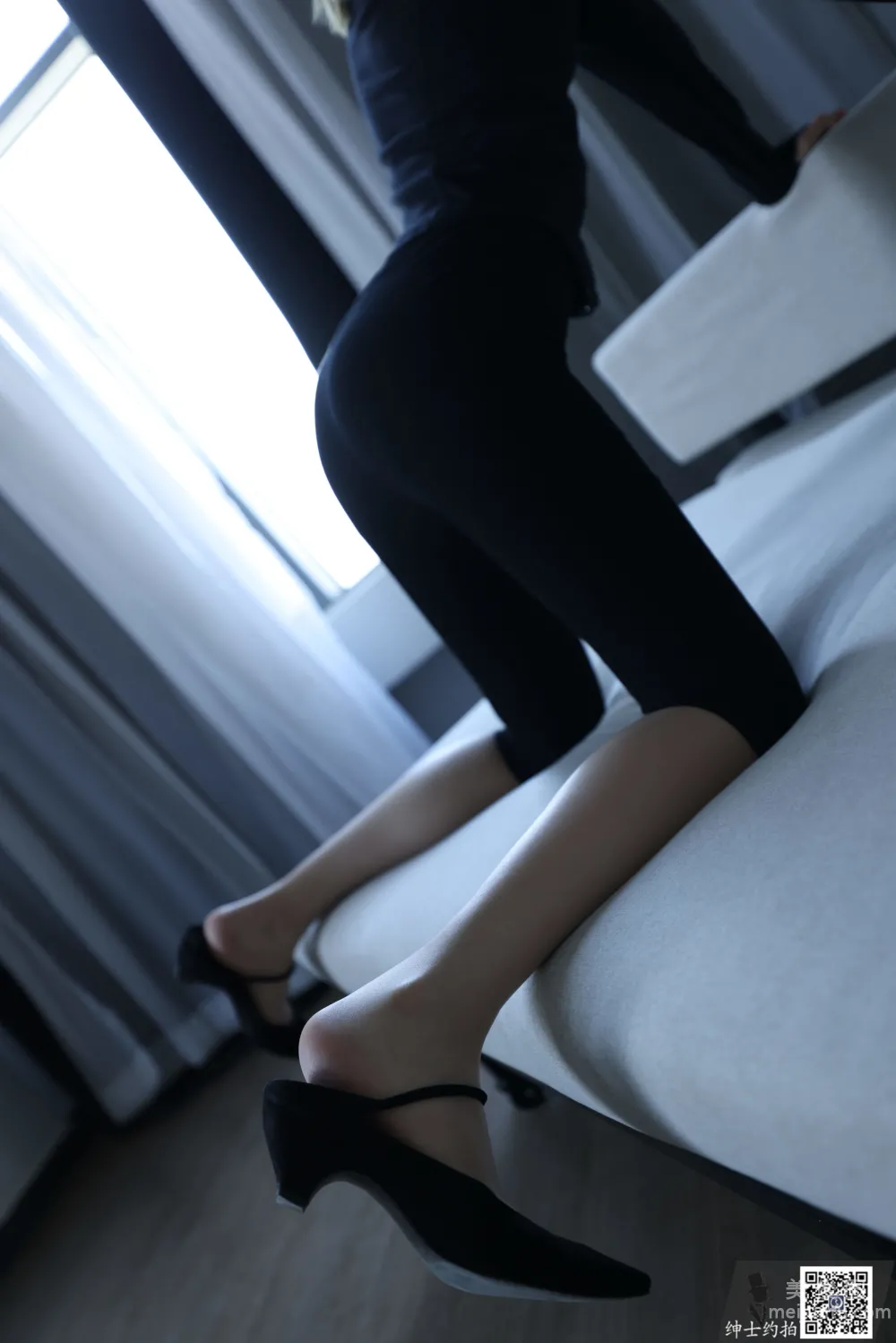 [Gentleman Shoots] SS015 Lin Lin Long Legs and Beautiful Feet Photos photo 17