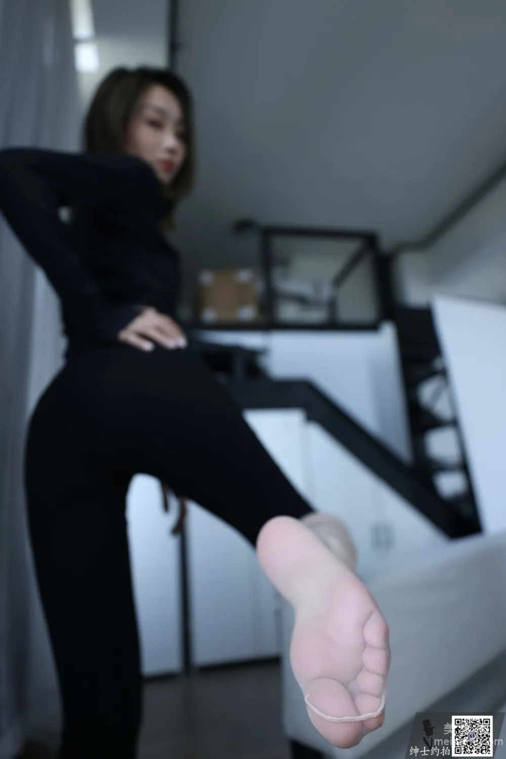 [Gentleman Shoots] SS015 Lin Lin Long Legs and Beautiful Feet Photos photo 35