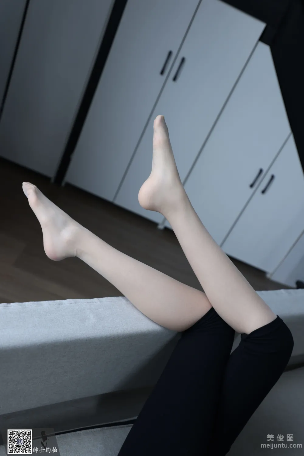 [Gentleman Shoots] SS015 Lin Lin Long Legs and Beautiful Feet Photos photo 58