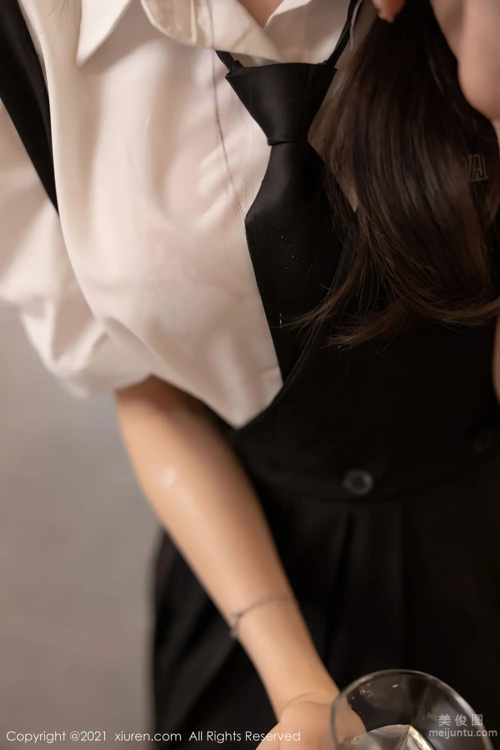 [XiuRen] No.3643 Zhizhi Booty, Maid Theme Series photo 16