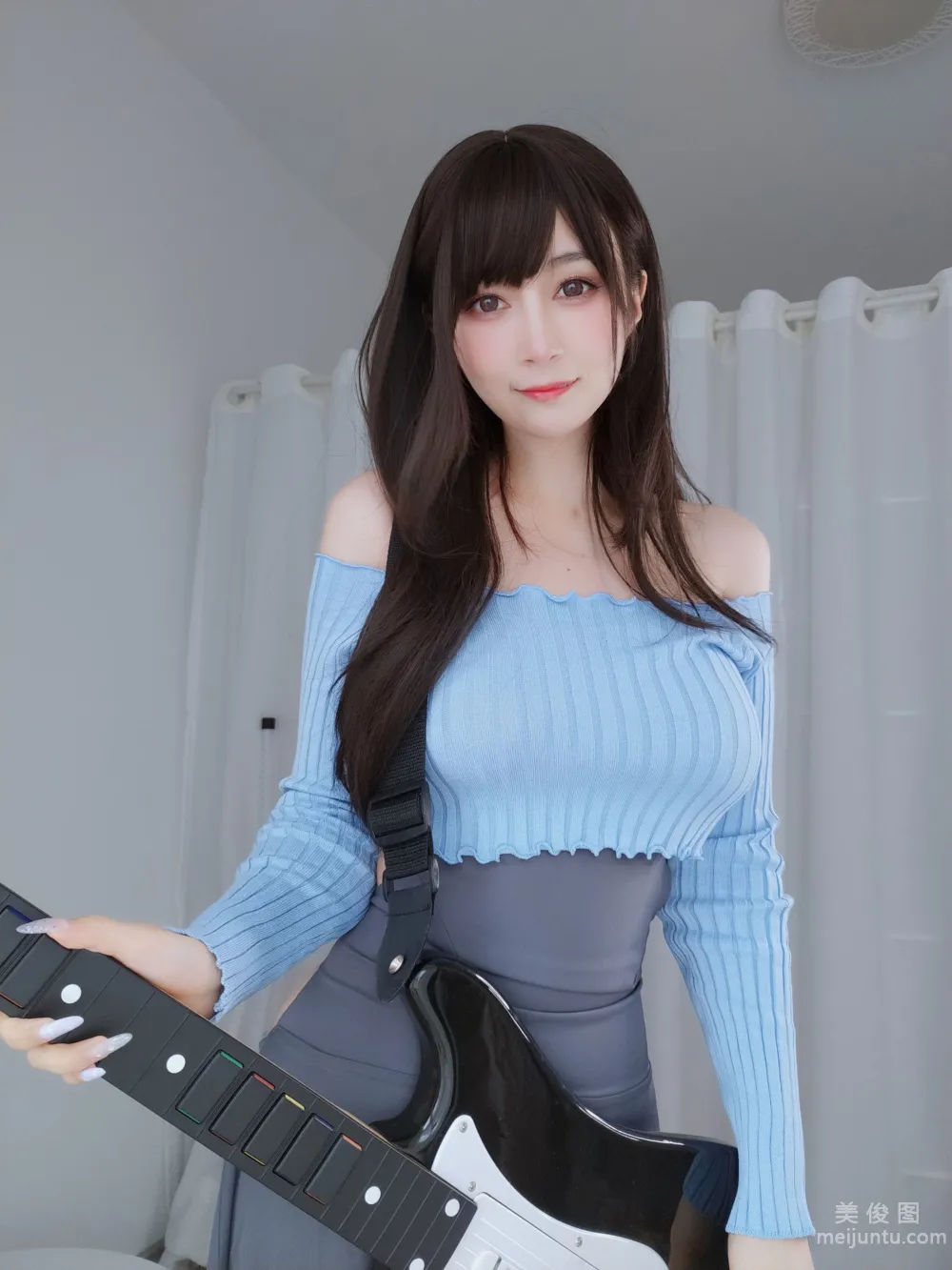 [Web Idols COSER Photos] Baiyin - Guitar Sister photo 4