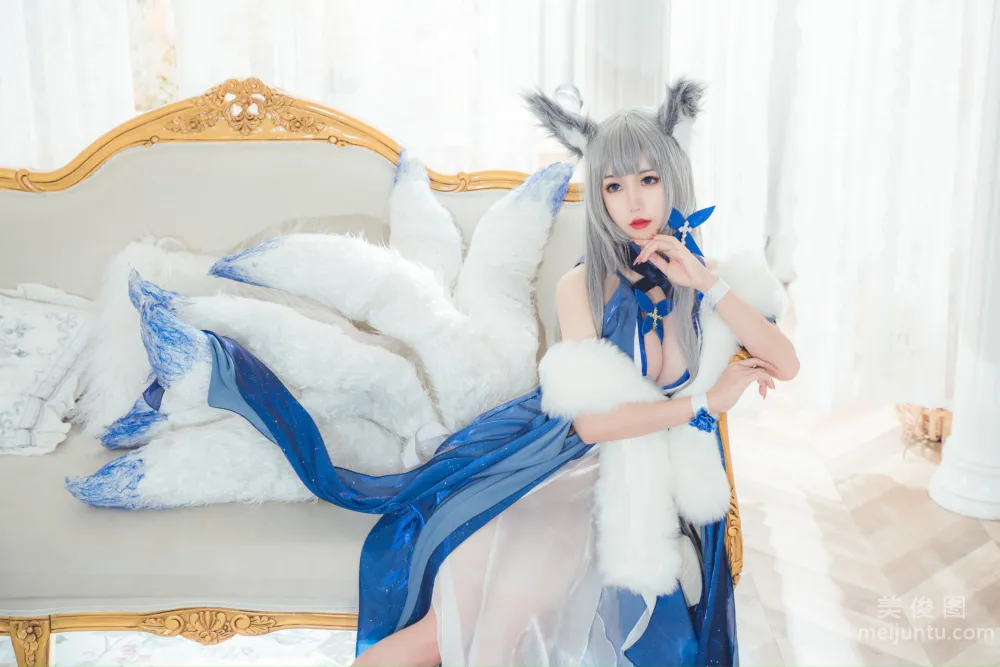 Yibei Yibei: Web Idols photo 1