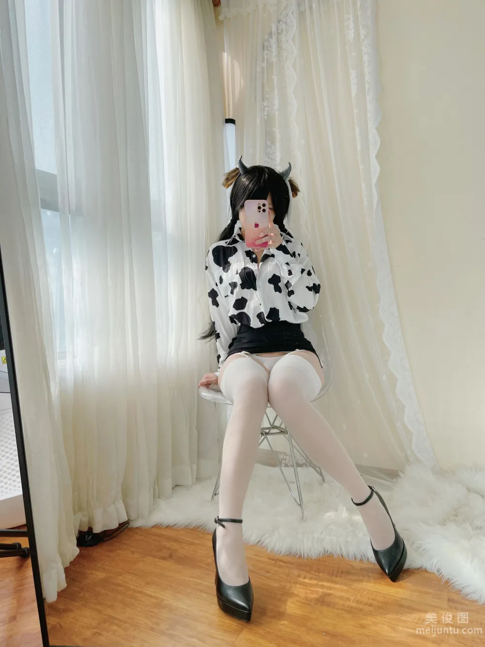 [Web Idol COSER Photos] Xiaocang Qiandai w - Cow Shirt photo 2