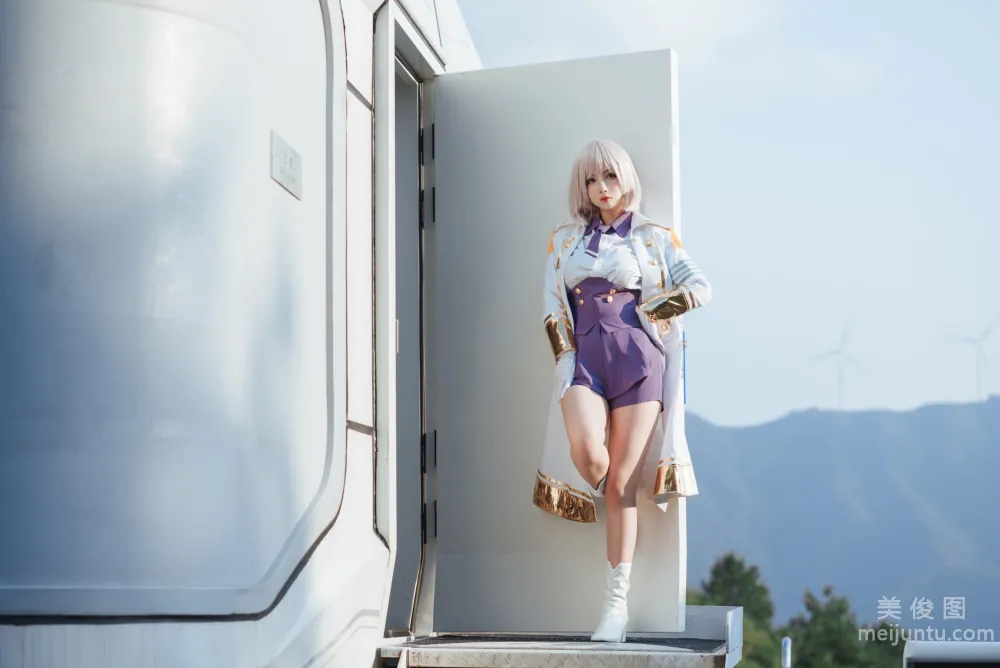 [Web Idols COSER Photos] rioko Liang Liangzi - Denkou Kio Raccoon Set photo 4