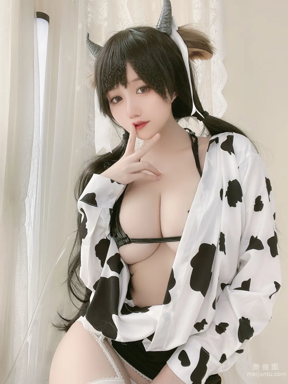 [Web Idol COSER Photos] Xiaocang Qiandai w - Cow Shirt photo 17